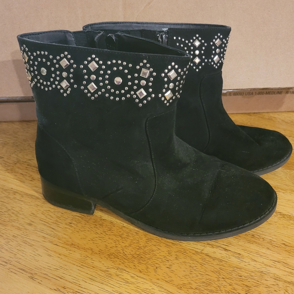 Torrid 8W Black Stud Ankle Boots